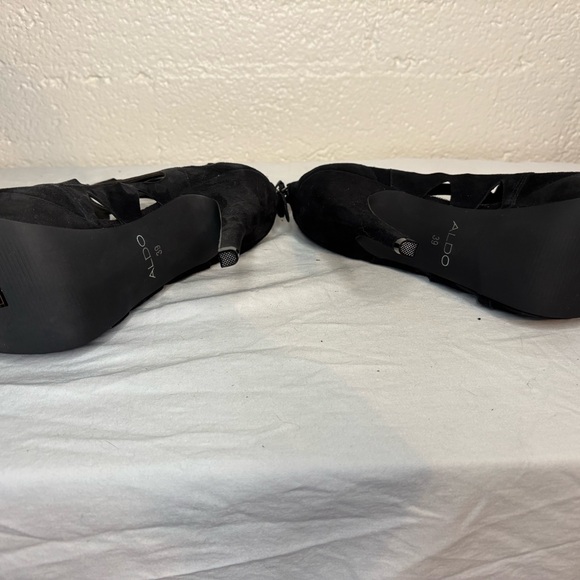 Aldo laser cut design heels - Picture 3 of 3